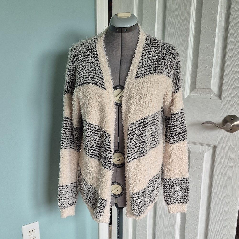 Pink Rose Brand, White and Black Textured Striped Open Cardigan, Soft And Cozy
